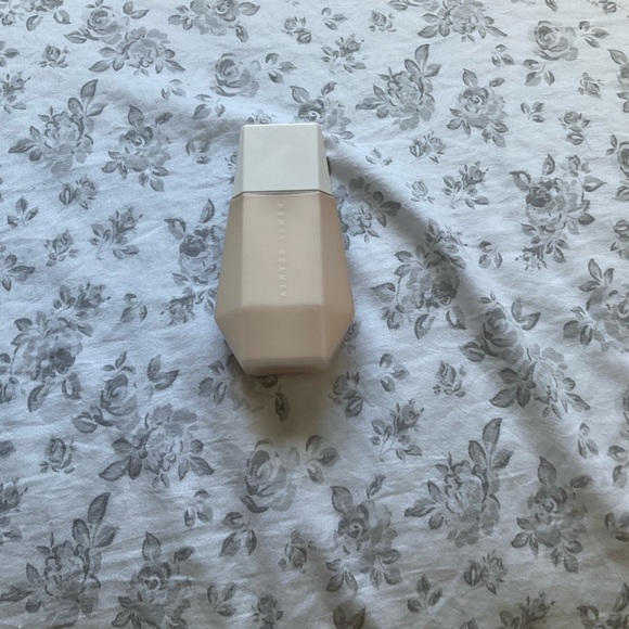 Fenty skin tint - Picture 1 of 1
